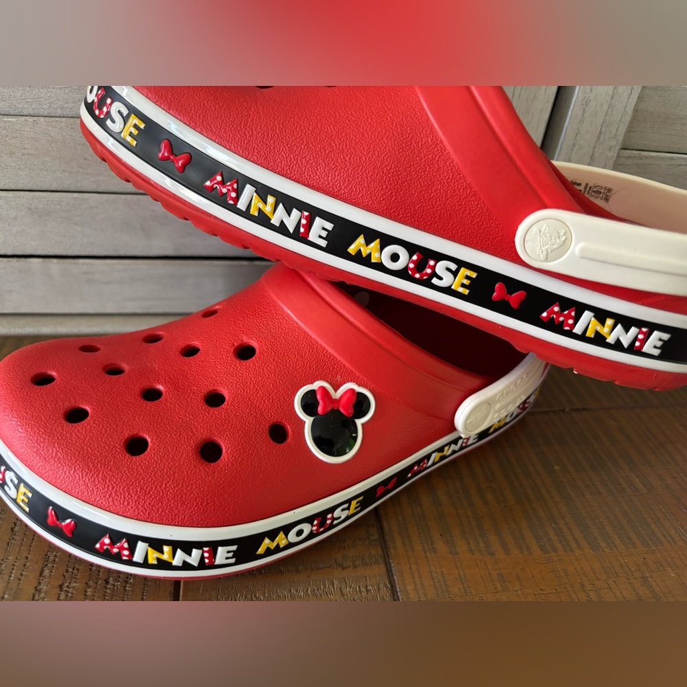 Crocs Women’s Minnie Mouse Classic Clogs - Picture 5 of 12